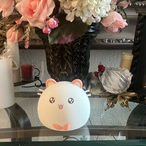 𝐂𝐚𝐭 𝐥𝐚𝐦𝐩